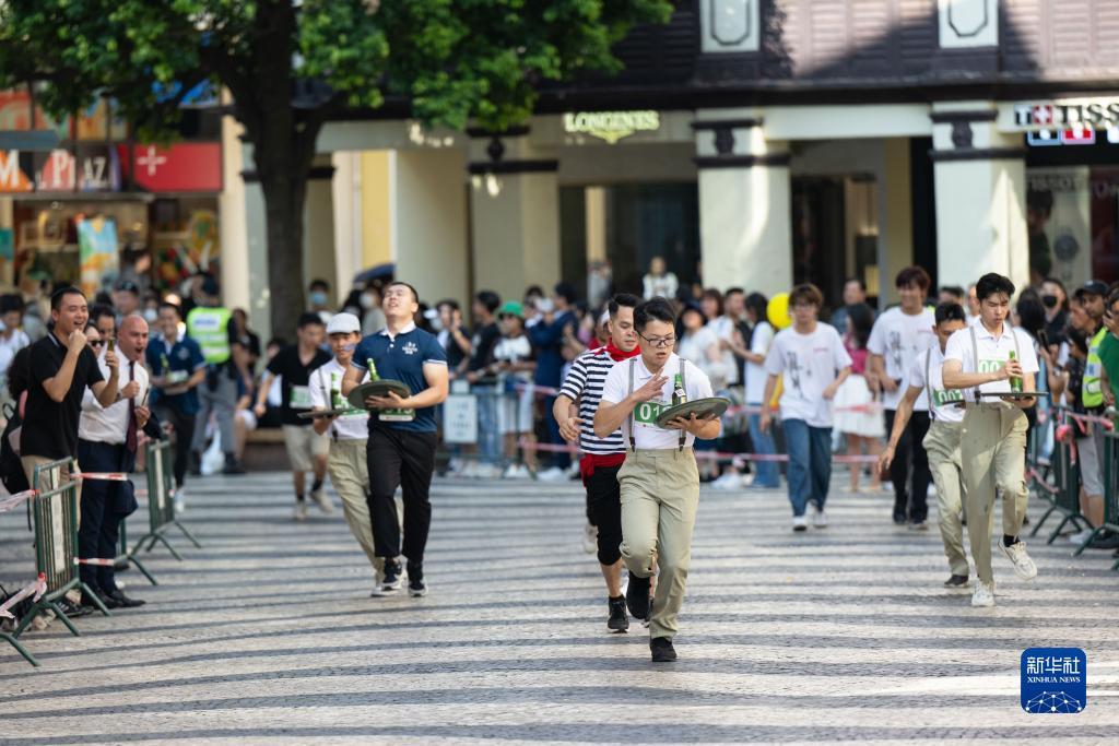 奔驰宝马游戏电玩城